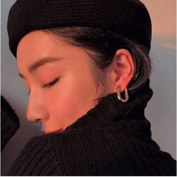 925 Sterling Silver Stud Earrings - Picture 5 of 10